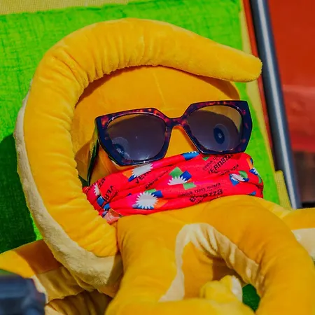 El Nin With Terrace & Ac Apartamento